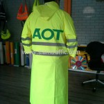 เสื้อกันฝน AOT