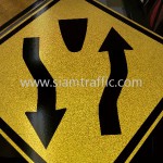 Divided Road Sign W1-45 Cambodia Traffic Sign