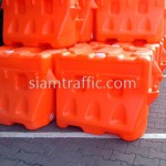 แผงกั้นจราจรสีส้ม