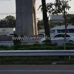 highway guard rail w beam ในทางหลวงหมายเลข 34 ตอน บางนา - ทางเข้าท่าอากาศยานสุวรรณภูมิ