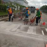 ตีเส้นจราจร บริษัท โตโยต้า มอเตอร์ ประเทศไทย จำกัด