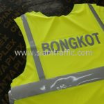 เสื้อกั๊กสะท้อนแสง สีเขียว ปตท. รีดข้อความสะท้อนแสง "BONGKOT"