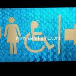 ป้ายสัญลักษณ์ทางเข้าห้องน้ำคนพิการ ผู้ชาย และผู้หญิง ลูกศรชี้ขวา ขนาด 20 x 40 เซนติเมตร 