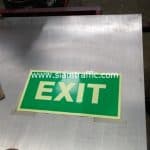 สติกเกอร์เรืองแสงข้อความ "EXIT" ขนาด 20 x 40 ซม.