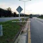 Guard rail ติดตั้งบนทางหลวงหมายเลข 4