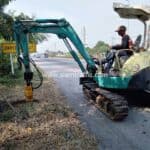 ราวกันอันตราย w-beam ติดตั้งที่ทางหลวงหมายเลข 305 ตอน คลอง 14 - องครักษ์ ตอน 1 ปริมาณงาน 1,136 เมตร