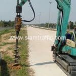 ขั้นตอนการติดตั้งการ์ดเรล บนทางหลวงพิเศษหมายเลข 7