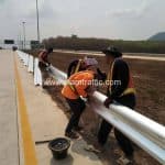 งานจ้างเหมาติดตั้งการ์ดเรล บนทางหลวงพิเศษหมายเลข 7 ตอน พัทยา – มาบตาพุด ปริมาณงานรวม 15,000 เมตร