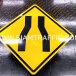 ป้ายเตือน ต.22 ป้ายเตือนทางแคบทั้งสองด้าน ขนาด 60 x 60 ซม.