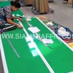 งานป้ายโอเวอร์แฮงค์ (Overhang) แบบแขวน กทม. ขนาด 120 x 240 เซนติเมตร