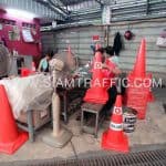 กรวยจราจรสูง 70 เซนติเมตร แถบบนสกรีนโลโก้ SEC