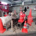 กรวยจราจร eva คาดแถบสะท้อนแสงสีขาว 2 แถบ