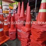 กรวยจราจร 80 ซม. ขนาดฐาน 45 x 45 ซม. คาดแถบสะท้อนแสงสีขาว 2 แถบ