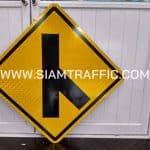 ป้ายทางแยก ป้ายเตือนจราจร ต.18 ขนาด 75 x 75 เซนติเมตร