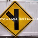 ป้ายทางแยก ป้ายเตือนจราจร ต.19 ขนาด 75 x 75 เซนติเมตร