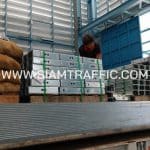 อุปกรณ์ติดตั้ง Guard rail ติดตั้งบนทางหลวงหมายเลข 4 ตอน เสียบญวน - กระบุรี ปริมาณงานรวม 2,228 เมตร