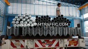 ราวกันอันตราย ติดตั้งที่ทางหลวงหมายเลข 1 ปริมาณงาน 2,612 เมตร