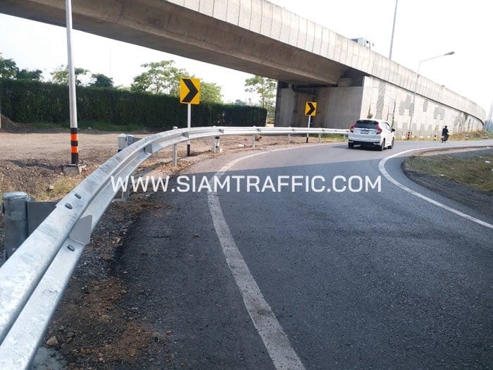 ติดตั้งการ์ดเรล บนทางหลวงหมายเลข 242 ตอน หนองบัว – ท่าบ่อ