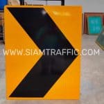 ป้ายเตือน ต.63 หรือป้ายเตือนทางโค้ง (Chevron) ขนาด 60 x 75 เซนติเมตร