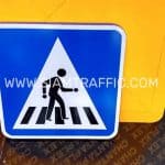 ป้ายคนข้ามถนน แบบพับขอบ ขนาด 45 x 45 เซนติเมตร