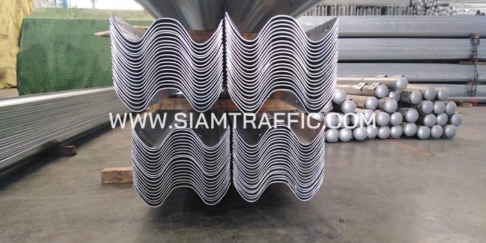 Guard rails สำหรับติดตั้งทางหลวงพิเศษระหว่างเมือง (มอเตอร์เวย์)